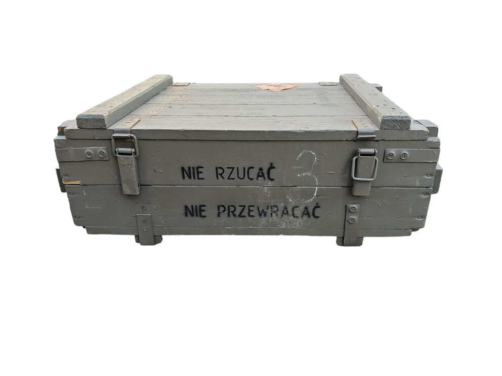 Drewniana masywna skrzynia na ładunki do P-50 bardzo pojemna, wytrzymała 