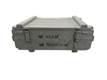 Drewniana masywna skrzynia na ładunki do P-50 bardzo pojemna, wytrzymała 